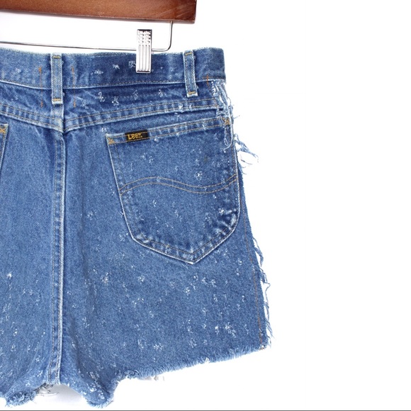 LF Furst of a Kind Distressed Mom Jean Shorts 27 - Picture 10 of 11